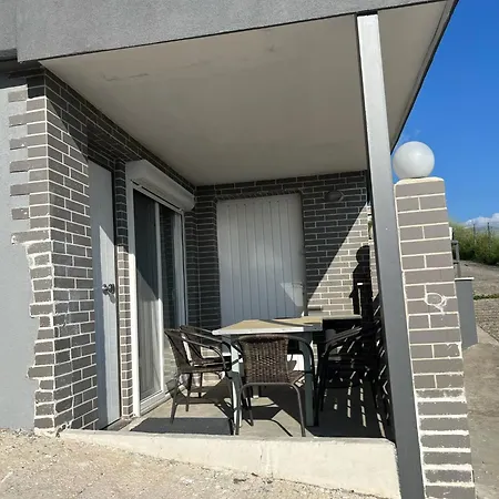 Seaview House 2 * ニキティ